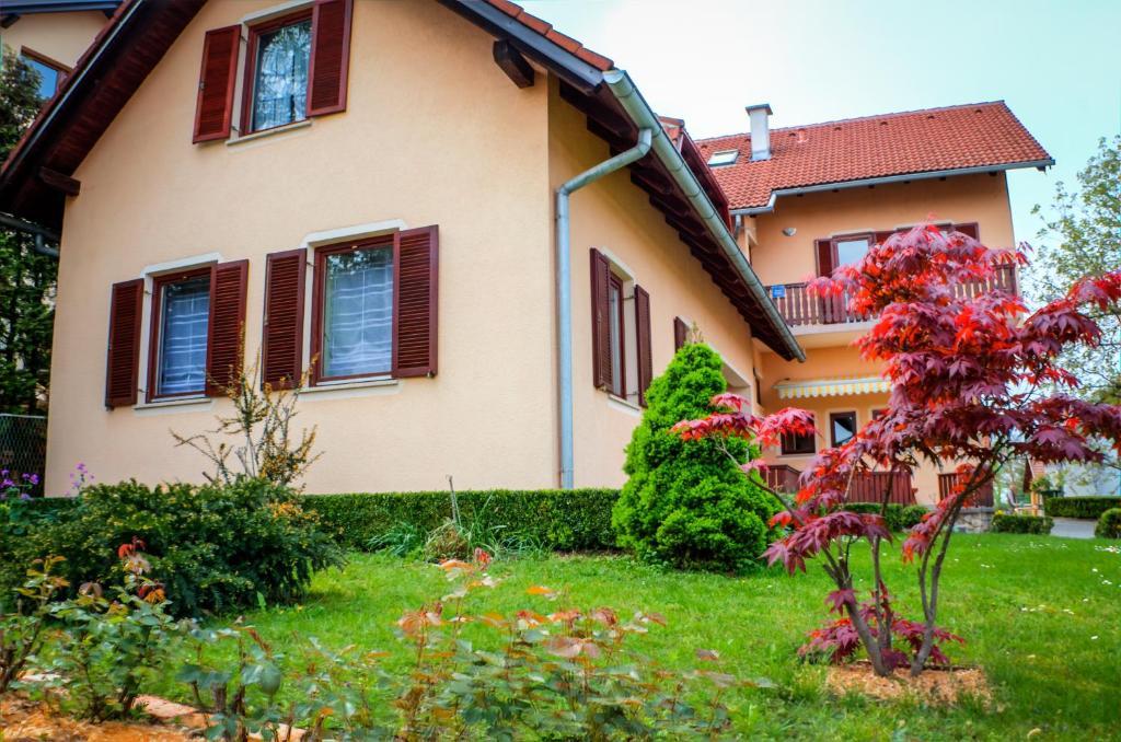 Apartments And Rooms Stefanac Slunj Exterior photo